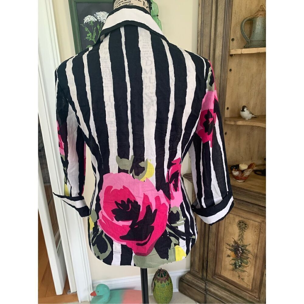 Mishca Bold Floral Print Top - Picture 2 of 6
